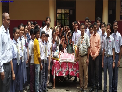 Annadaan at Manav Seva Kendra.jpg